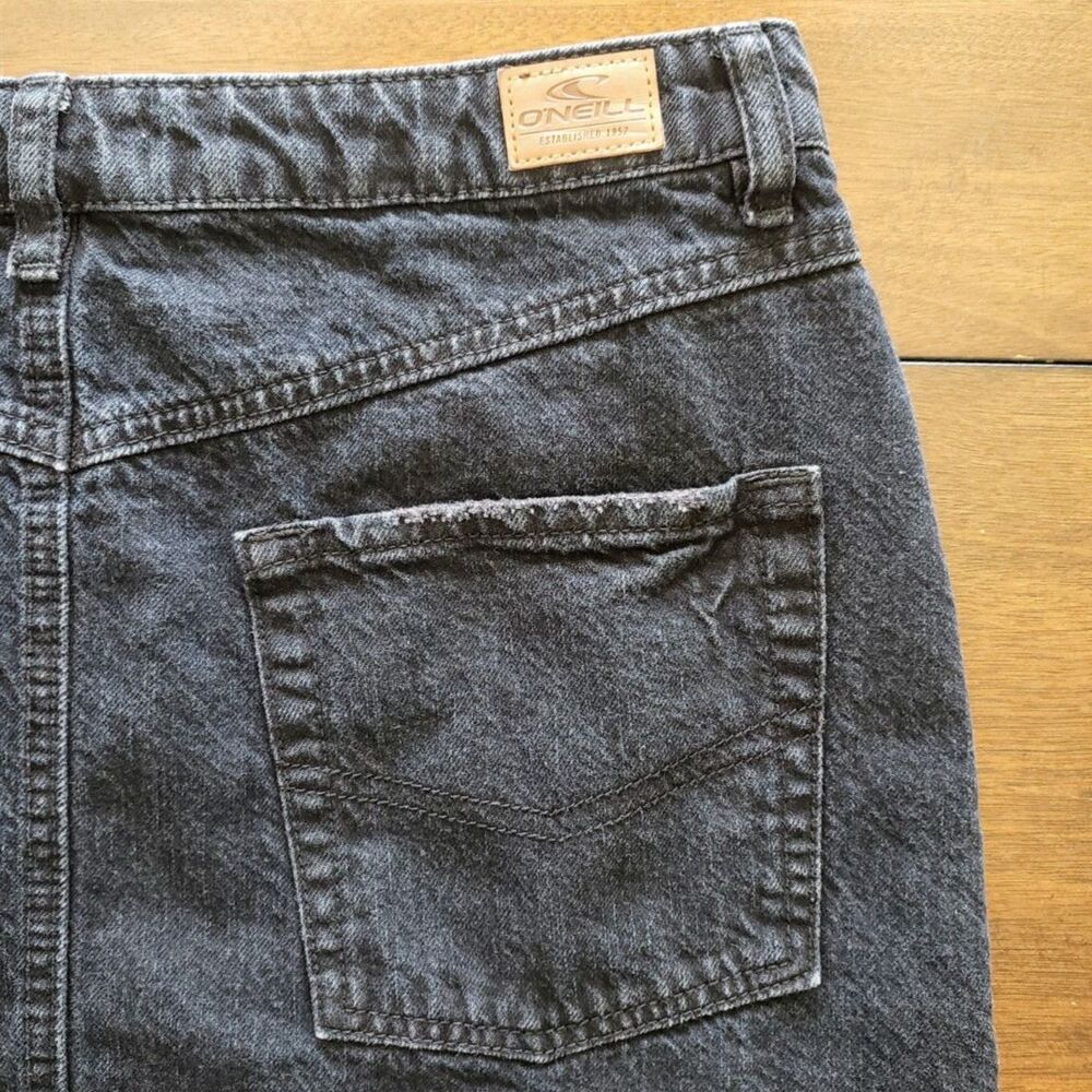 O'Neill Black Denim Frayed Hem Skirt Size 7 Classic 5-Pocket 100% Cotton - Picture 5 of 8